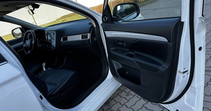 Mitsubishi Outlander cena 58999 przebieg: 226361, rok produkcji 2013 z Piaseczno małe 704
